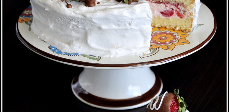 Торт Клубника со сливками и классический бисквит в мультиварке