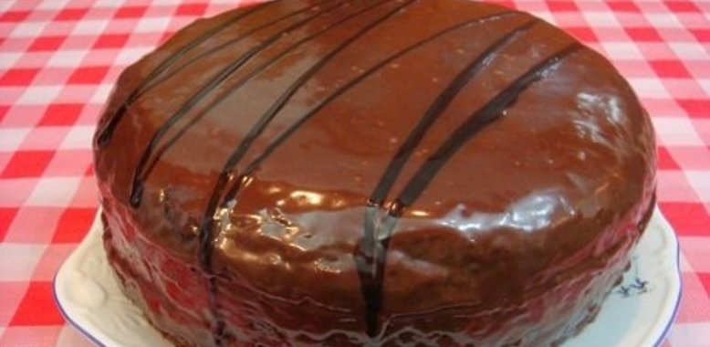Торт шоколадный с вареной сгущенкой в мультиварке