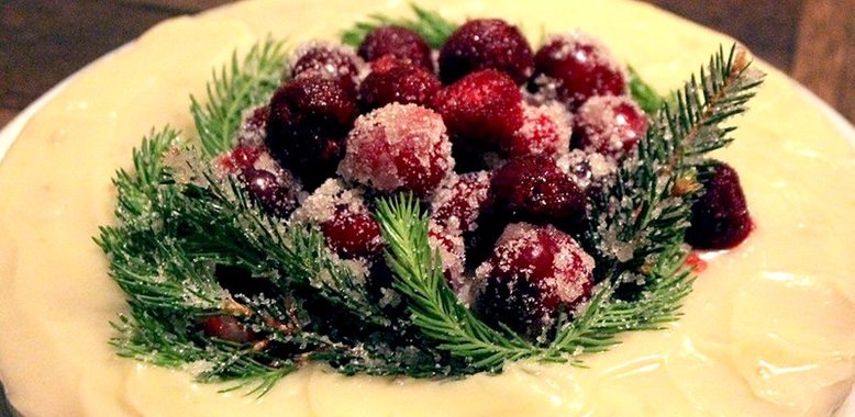 Имбирный торт с «замороженными» ягодами