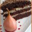 Шоколадный торт с «опьяненной» грушей