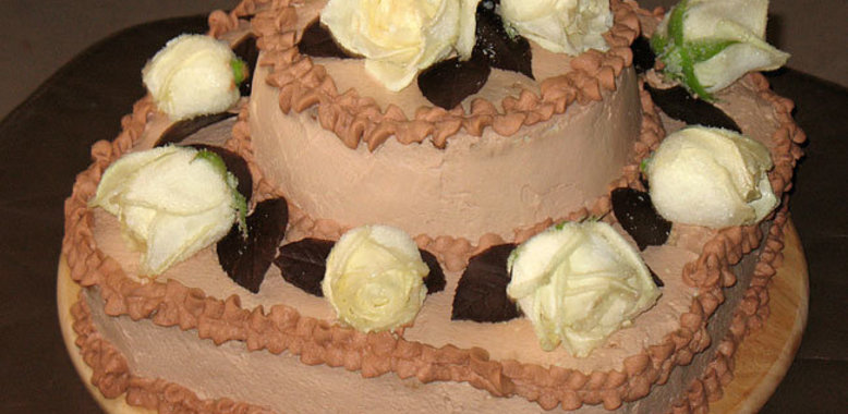 Торт Розали с засахаренными розами